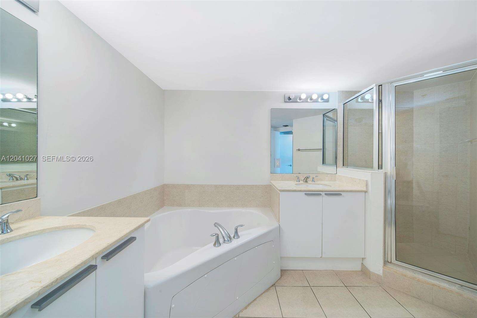 La Perla at 16699 Collins Ave, Sunny Isles Beach, FL 33160 - For Sale photo 16
