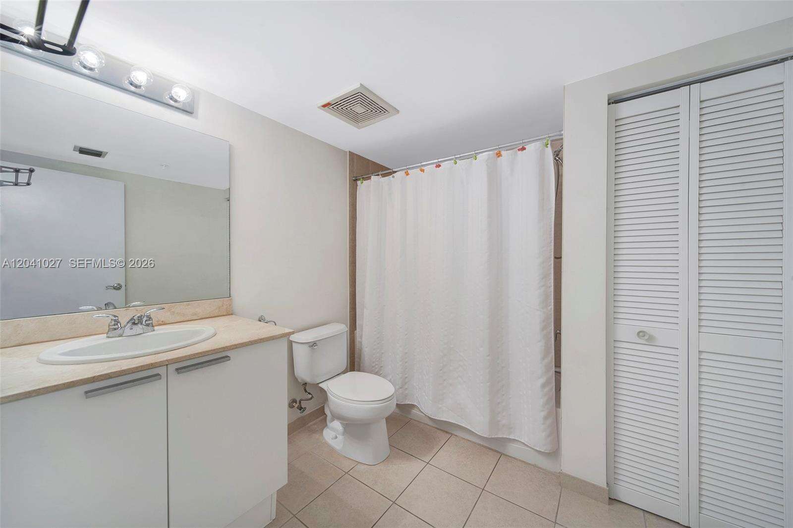 La Perla at 16699 Collins Ave, Sunny Isles Beach, FL 33160 - For Sale photo 20