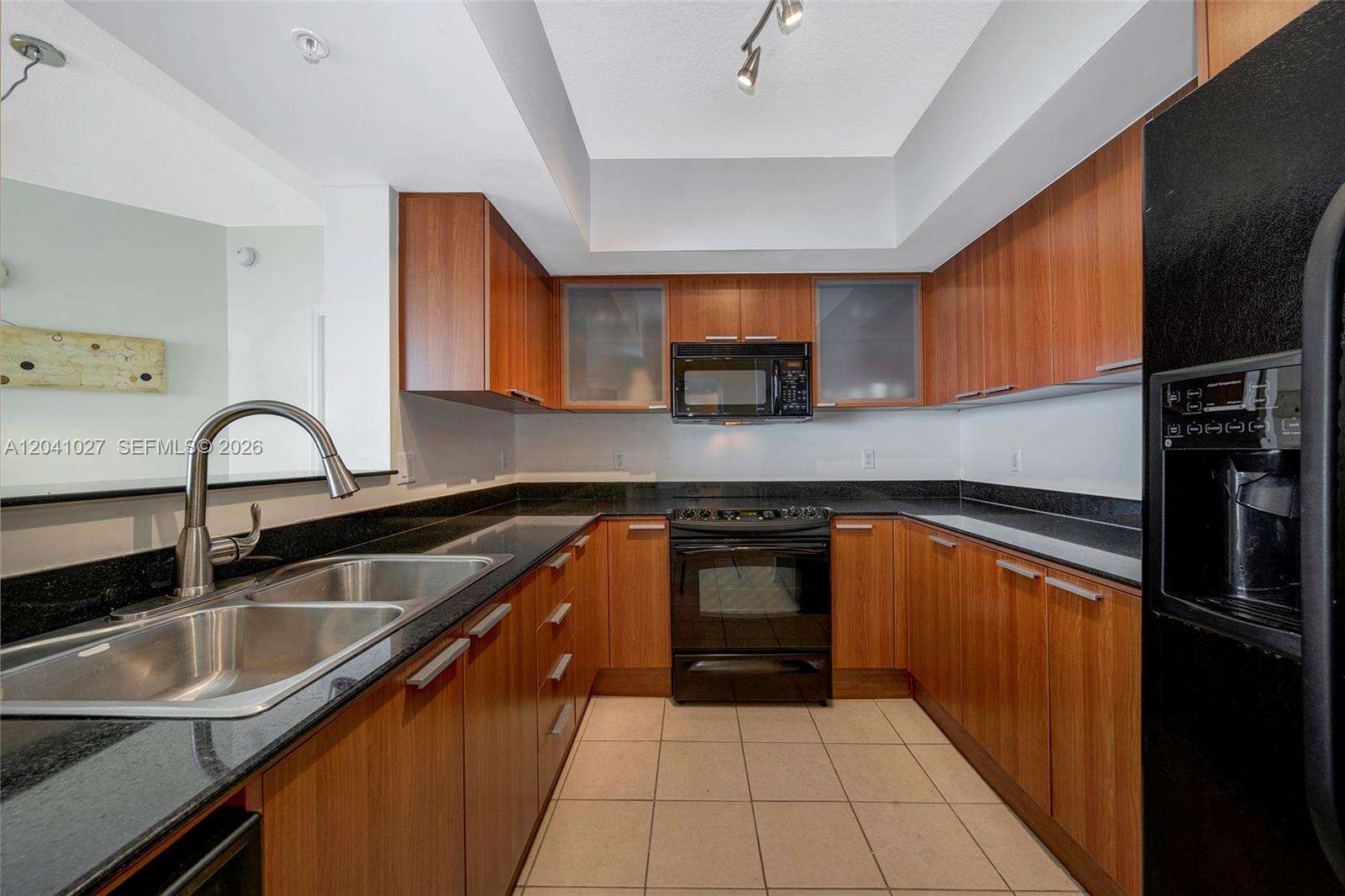La Perla at 16699 Collins Ave, Sunny Isles Beach, FL 33160 - For Sale photo 22