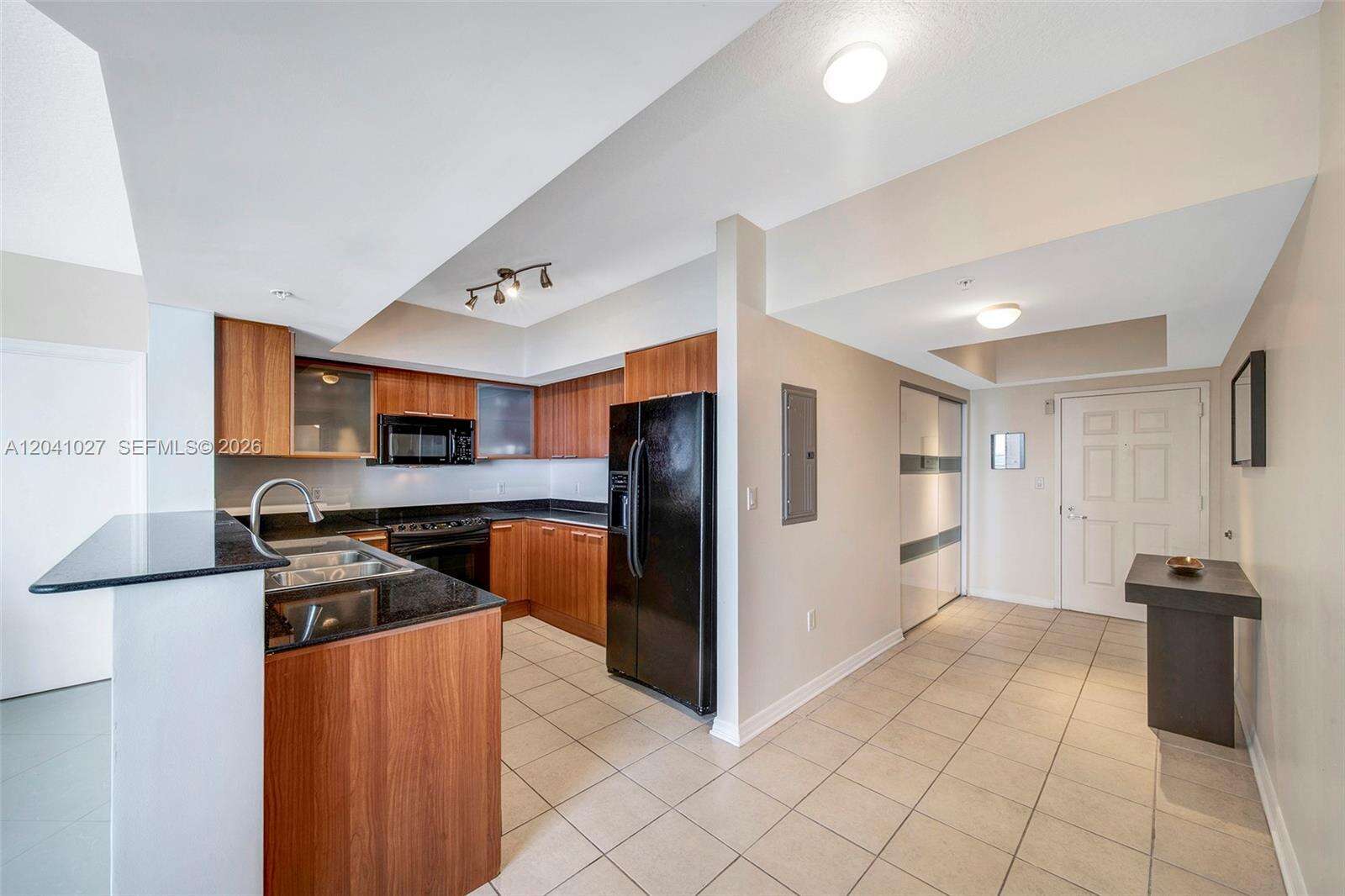 La Perla at 16699 Collins Ave, Sunny Isles Beach, FL 33160 - For Sale photo 25
