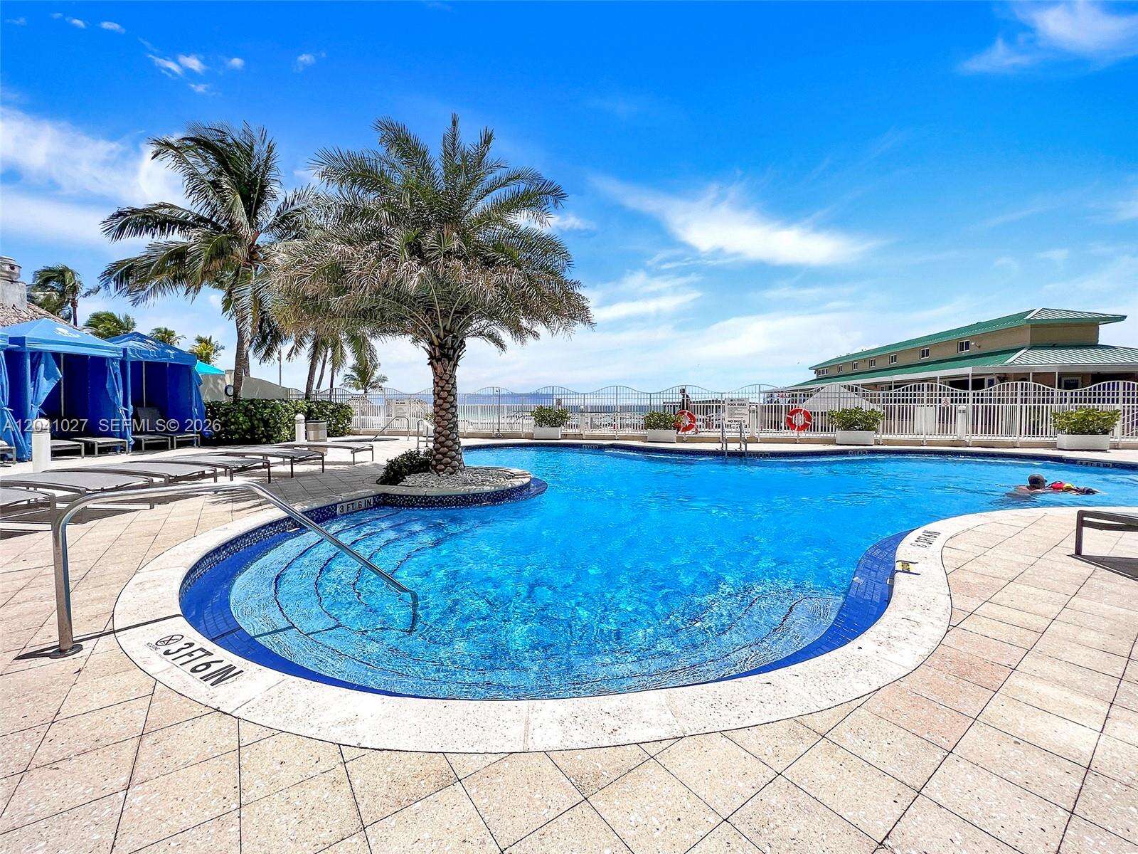 La Perla at 16699 Collins Ave, Sunny Isles Beach, FL 33160 - For Sale photo 27