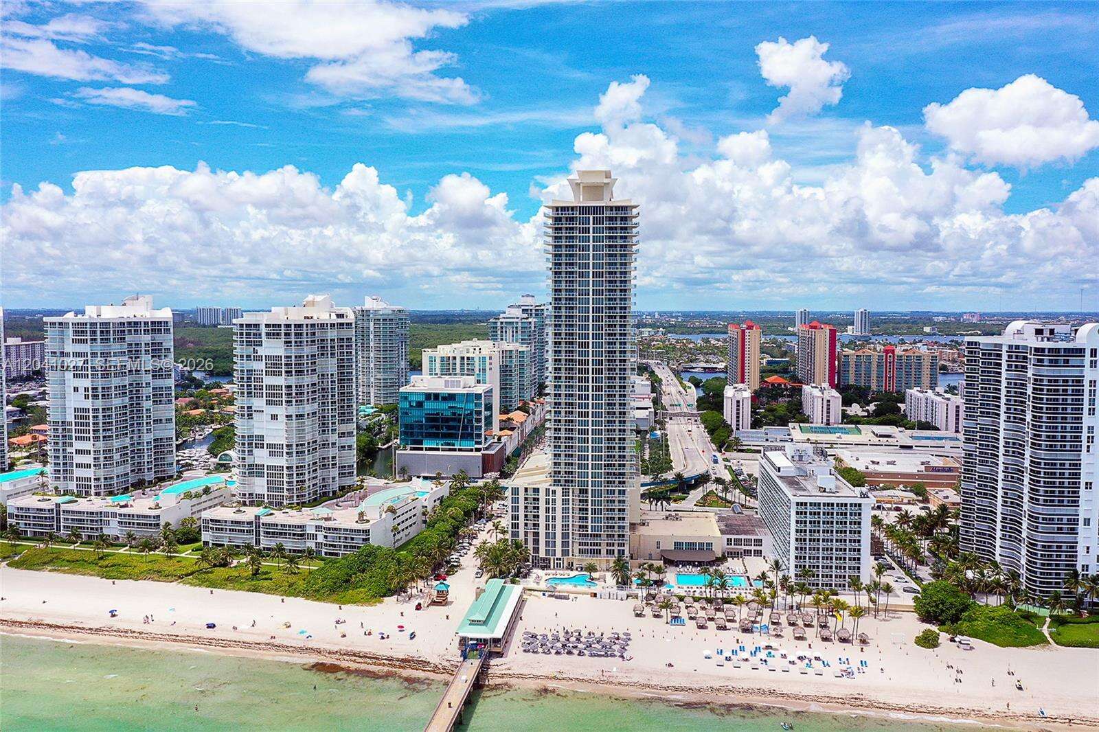 La Perla at 16699 Collins Ave, Sunny Isles Beach, FL 33160 - For Sale photo 28