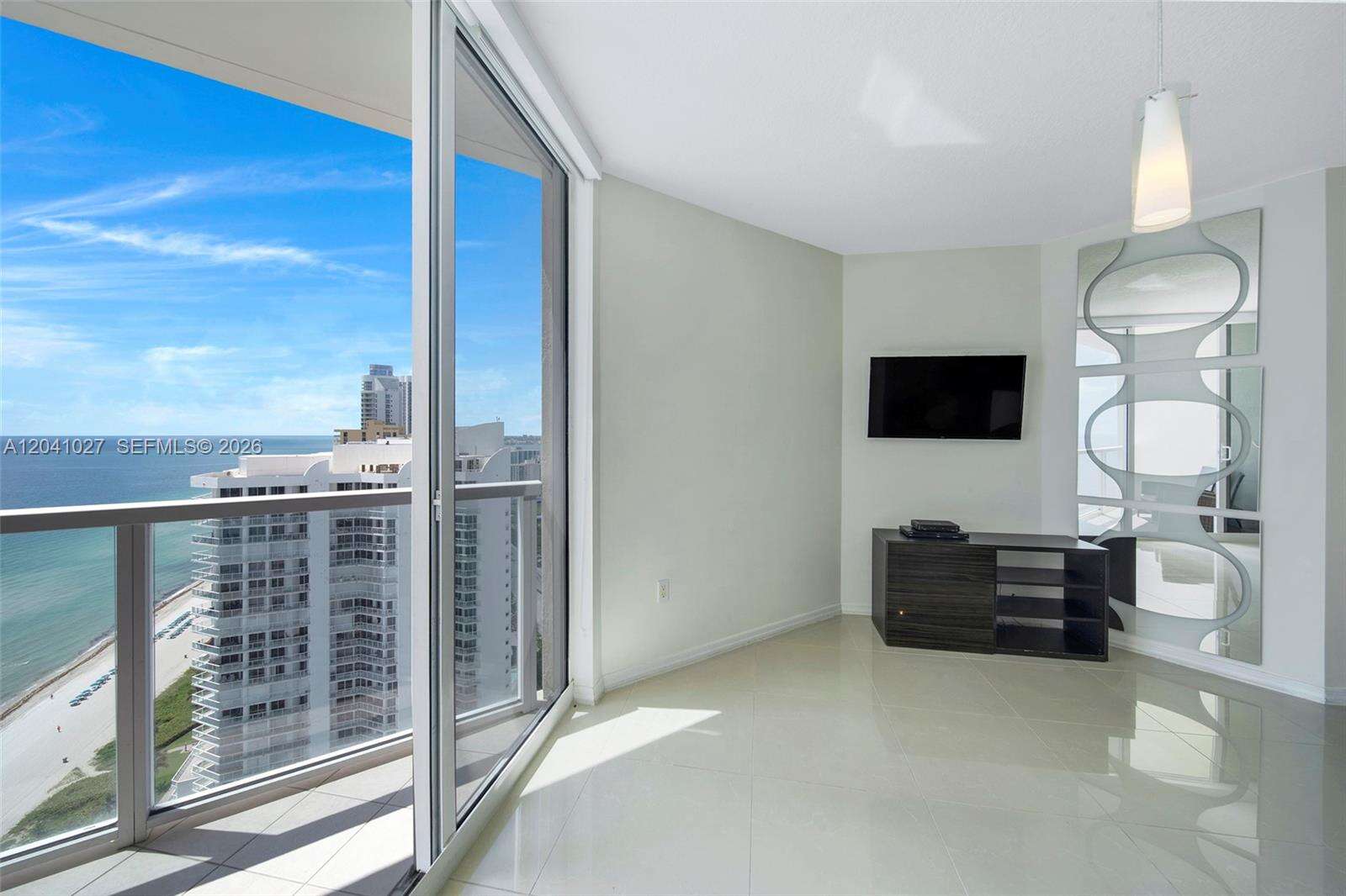 La Perla at 16699 Collins Ave, Sunny Isles Beach, FL 33160 - For Sale photo 4