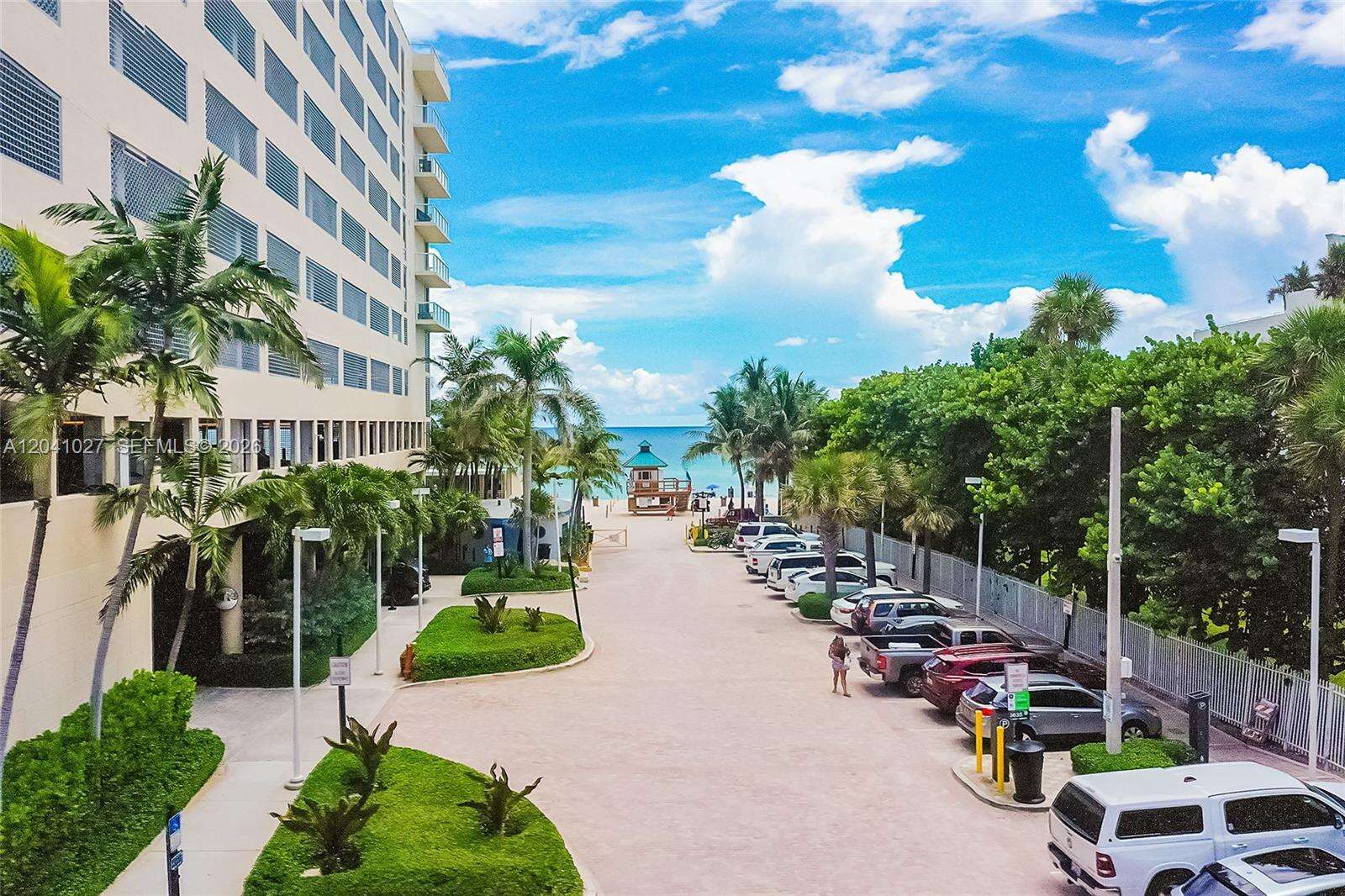 La Perla at 16699 Collins Ave, Sunny Isles Beach, FL 33160 - For Sale photo 31