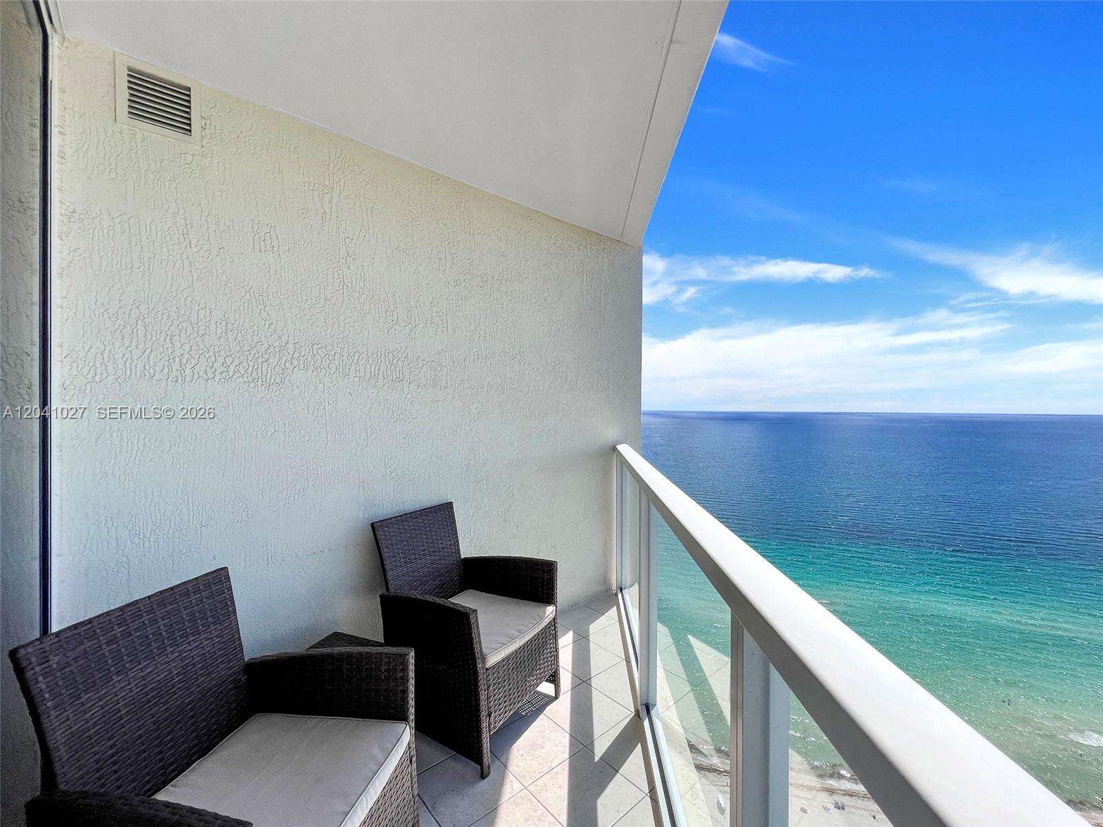 La Perla at 16699 Collins Ave, Sunny Isles Beach, FL 33160 - For Sale photo 6