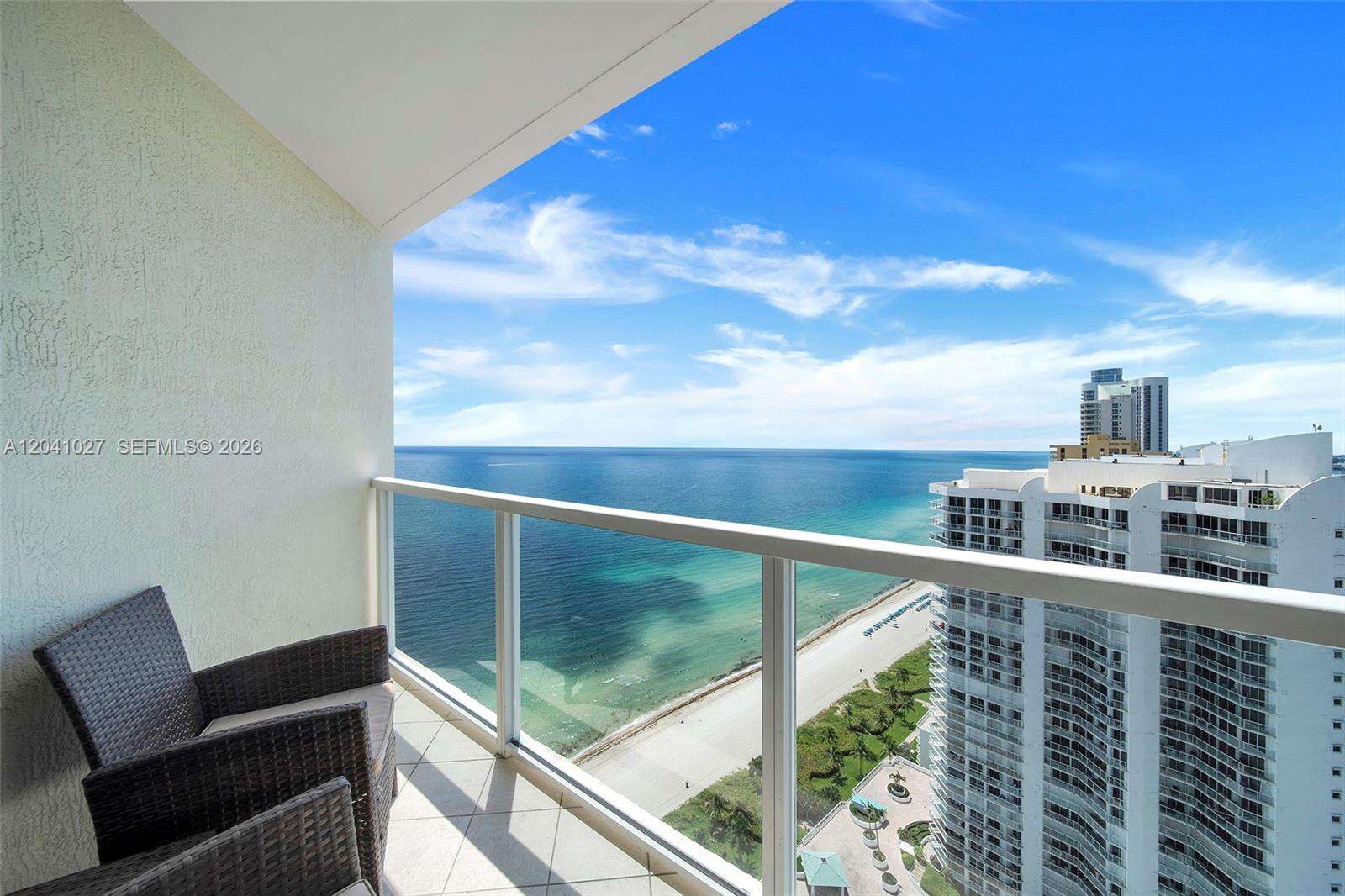 La Perla at 16699 Collins Ave, Sunny Isles Beach, FL 33160 - For Sale photo 7