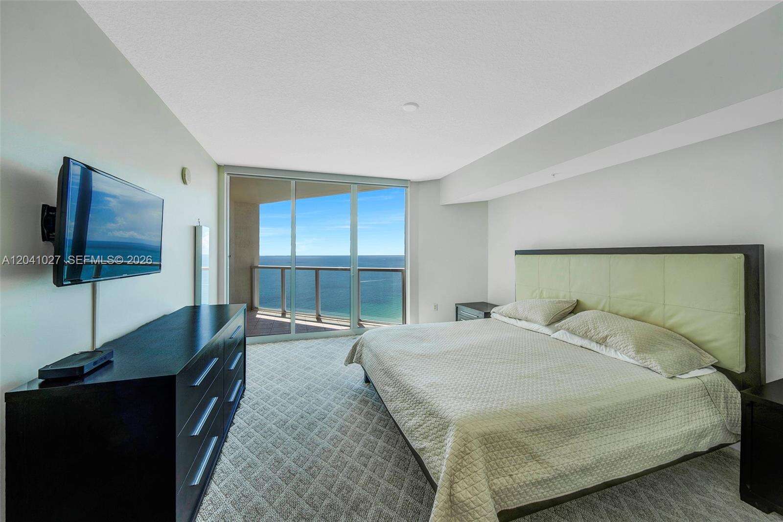 La Perla at 16699 Collins Ave, Sunny Isles Beach, FL 33160 - For Sale photo 10