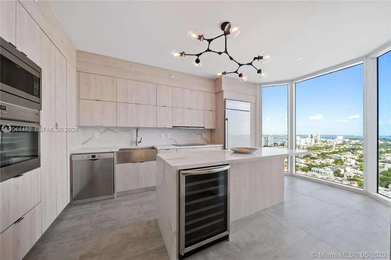 Portofino Tower at 300 Pointe Dr, Miami Beach, FL 33139 - For Sale photo 12
