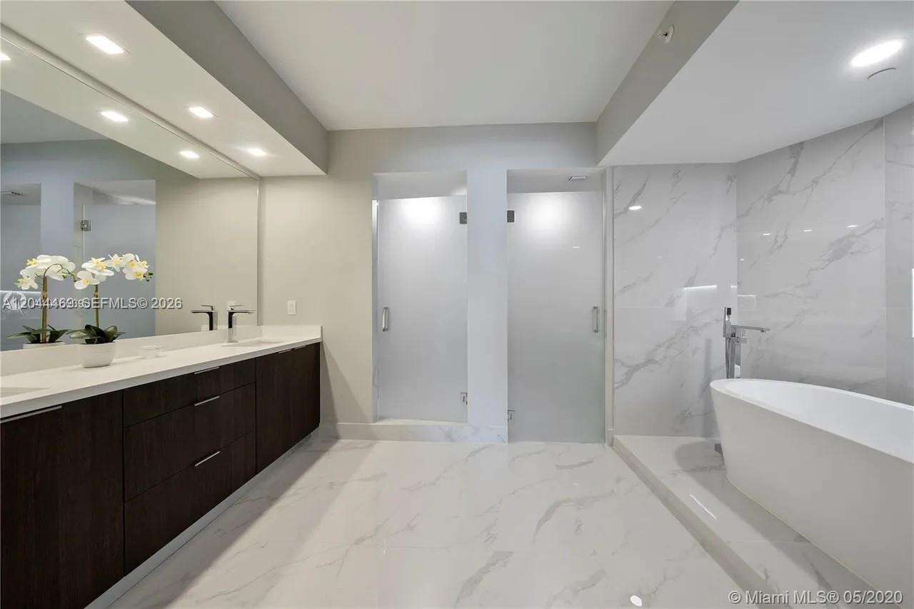 Portofino Tower at 300 Pointe Dr, Miami Beach, FL 33139 - For Sale photo 24
