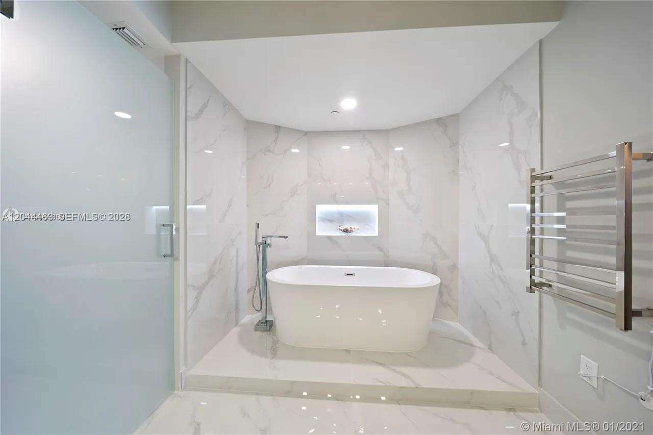 Portofino Tower at 300 Pointe Dr, Miami Beach, FL 33139 - For Sale photo 25