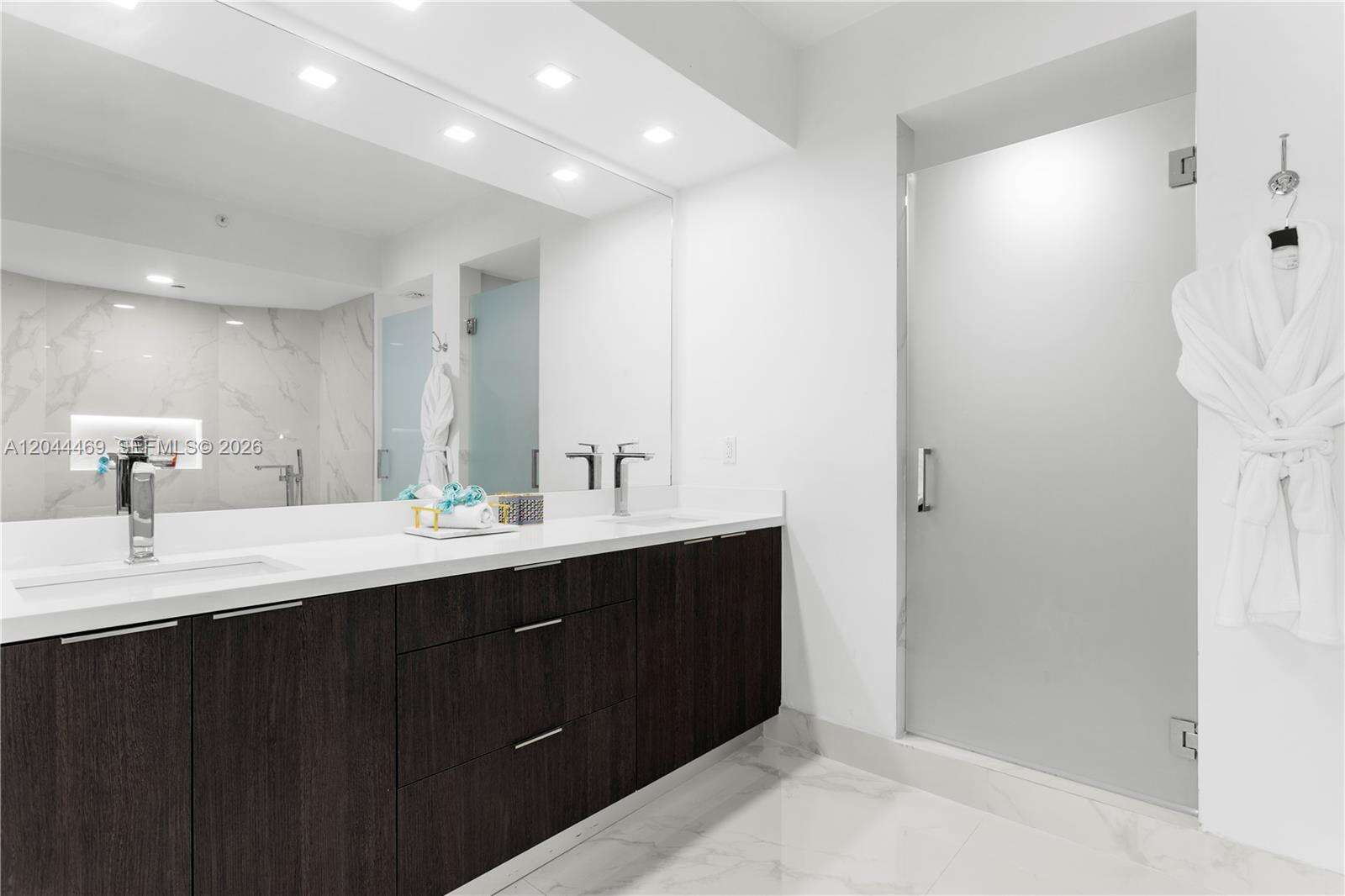 Portofino Tower at 300 Pointe Dr, Miami Beach, FL 33139 - For Sale photo 63