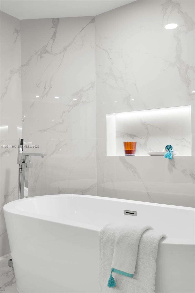 Portofino Tower at 300 Pointe Dr, Miami Beach, FL 33139 - For Sale photo 65