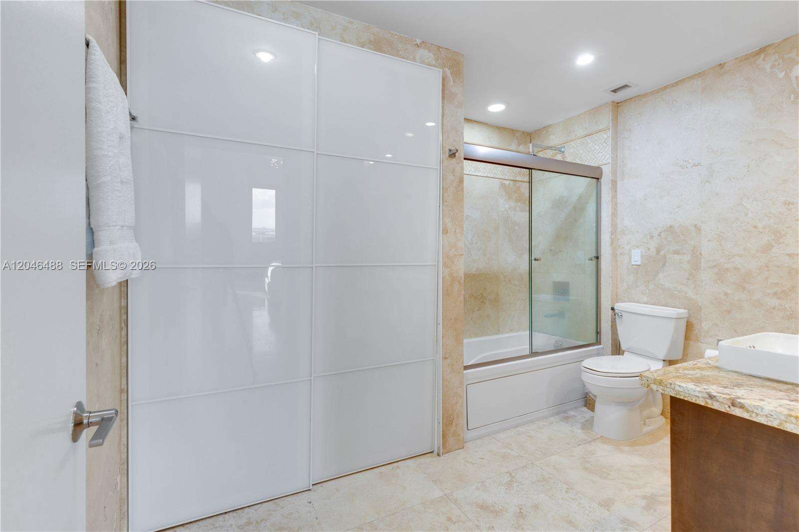 Roney Palace at 2301 Collins Ave, Miami Beach, FL 33139 - For Sale photo 13