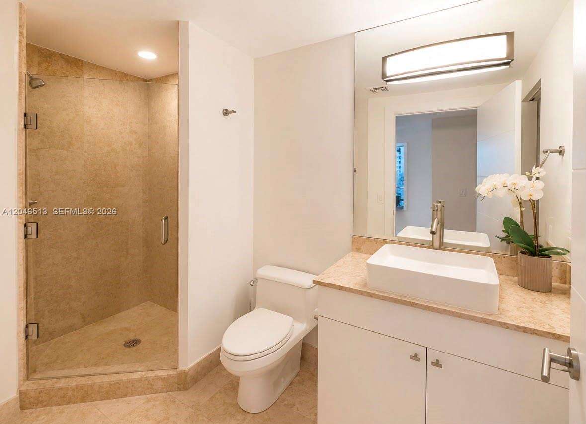 Green Diamond at 4775 Collins Ave, Miami Beach, FL 33140 - For Sale photo 15