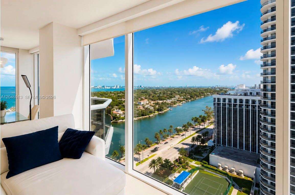 Green Diamond at 4775 Collins Ave, Miami Beach, FL 33140 - For Sale photo 4