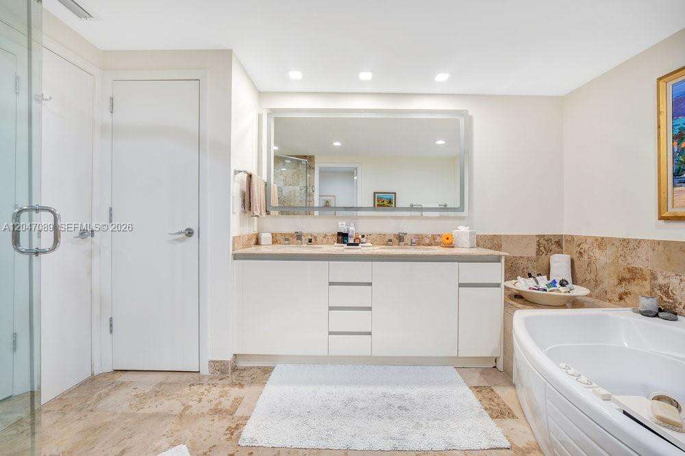 Il Villaggio at 1455 Ocean Dr, Miami Beach, FL 33139 - For Sale photo 24