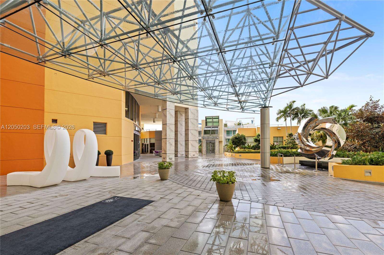 Il Villaggio at 1455 Ocean Dr, Miami Beach, FL 33139 - Pending Sale photo 2