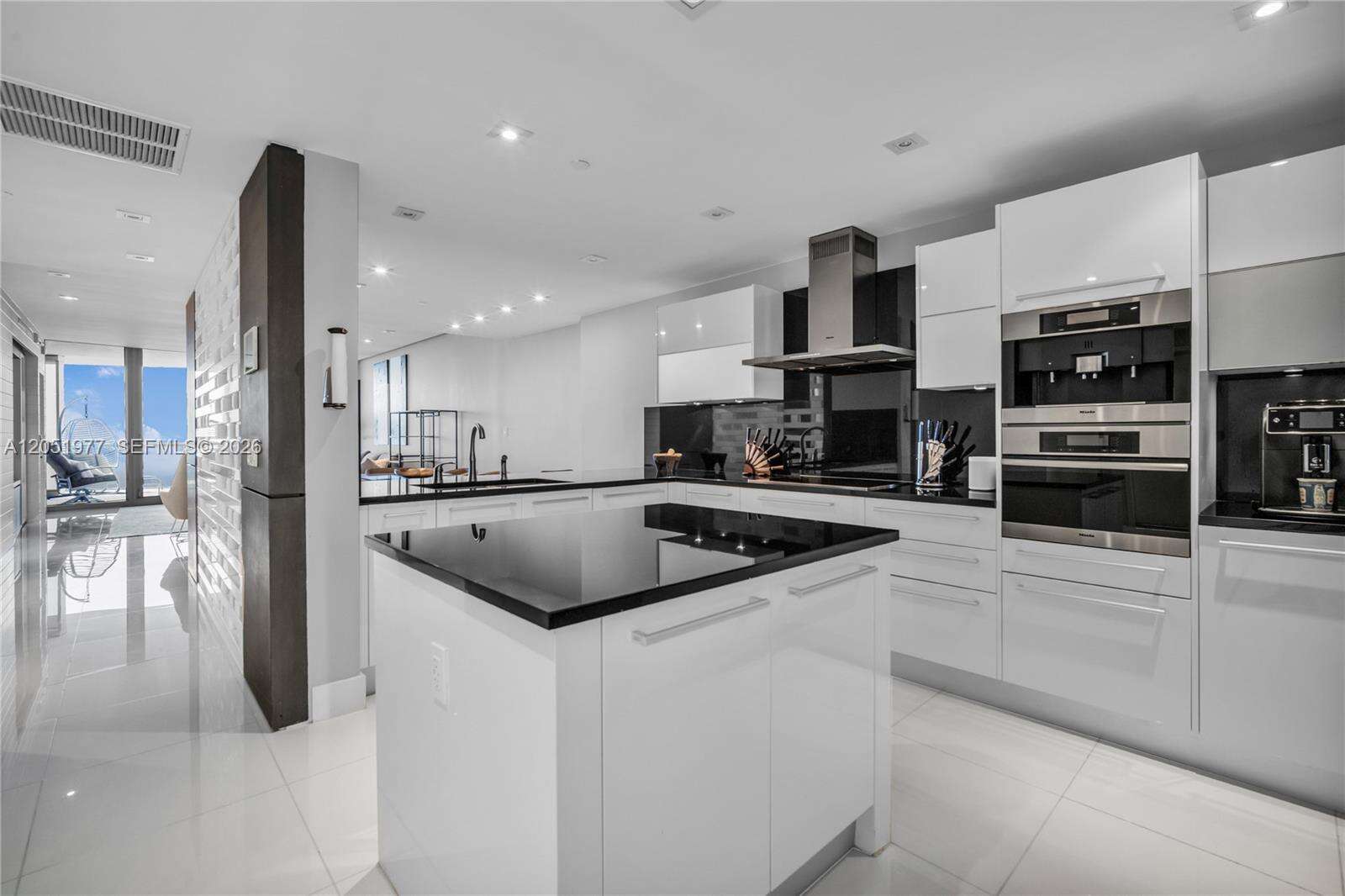 Jade Ocean at 17121 Collins Ave, Sunny Isles Beach, FL 33160 - For Sale photo 31