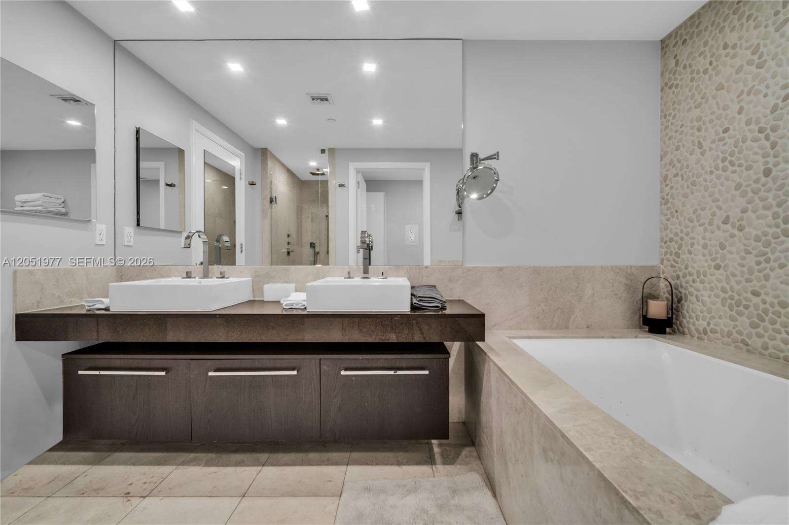 Jade Ocean at 17121 Collins Ave, Sunny Isles Beach, FL 33160 - For Sale photo 38