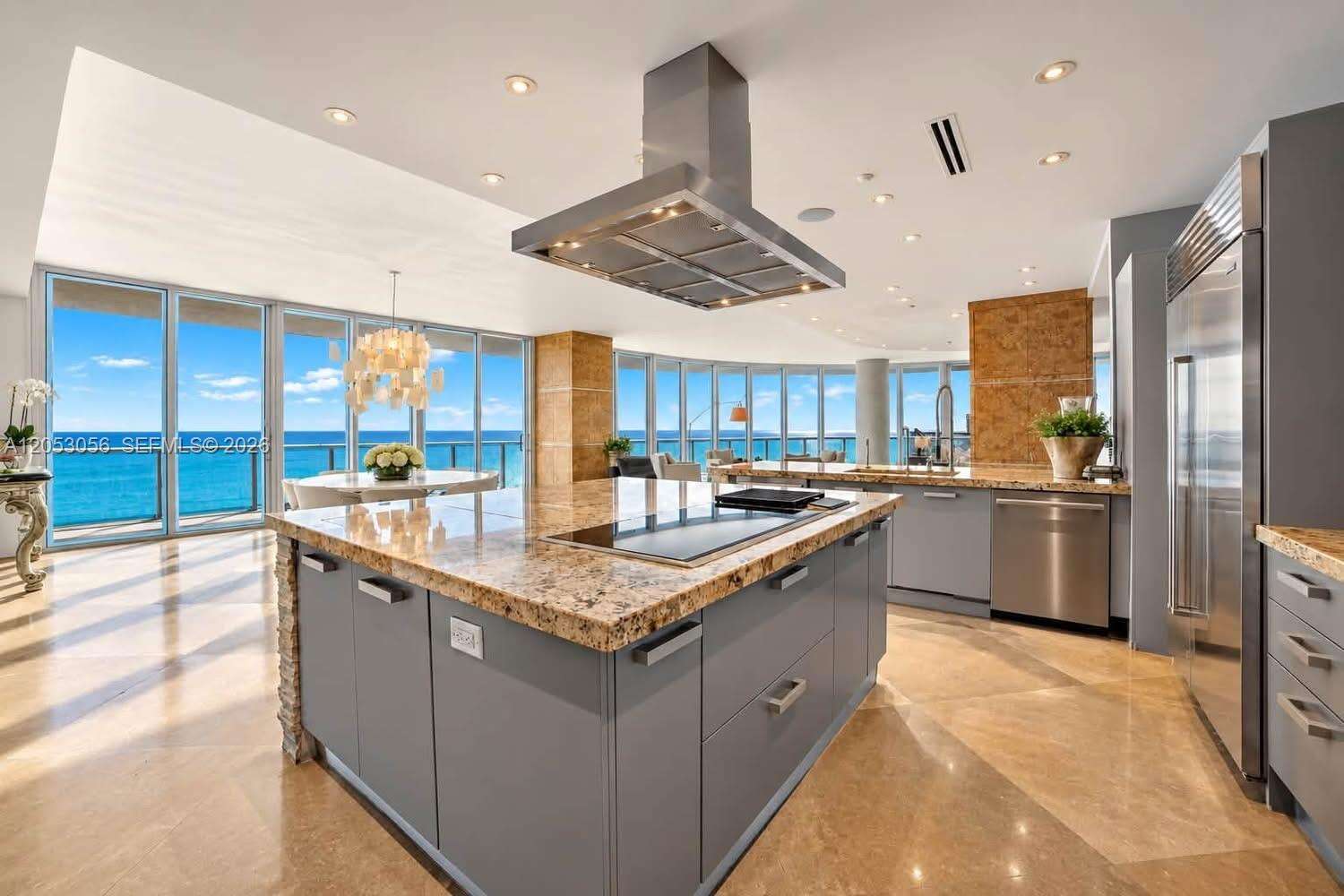 Continuum South Tower at 100 Pointe Dr, Miami Beach, FL 33139 - For Sale photo 6