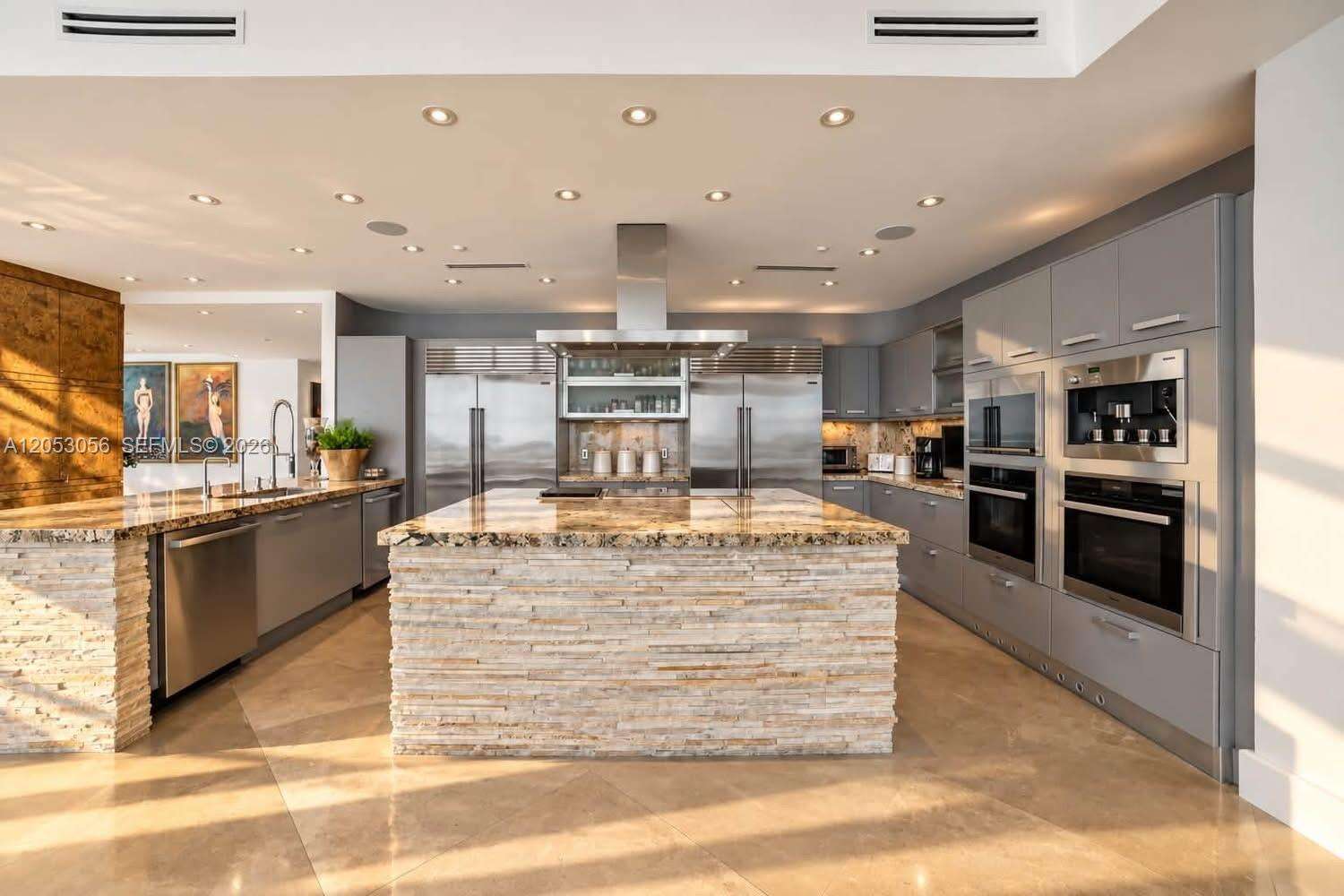 Continuum South Tower at 100 Pointe Dr, Miami Beach, FL 33139 - For Sale photo 7