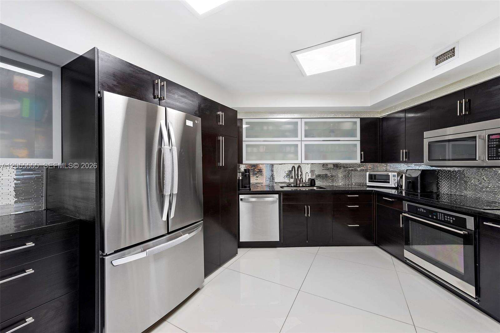 Seacoast 5151 at 5151 Collins Ave, Miami Beach, FL 33140 - For Sale photo 8