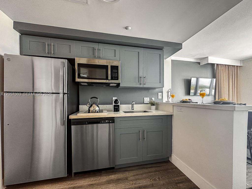 Mutiny Park Condos for Sale & Rent | Picture 1