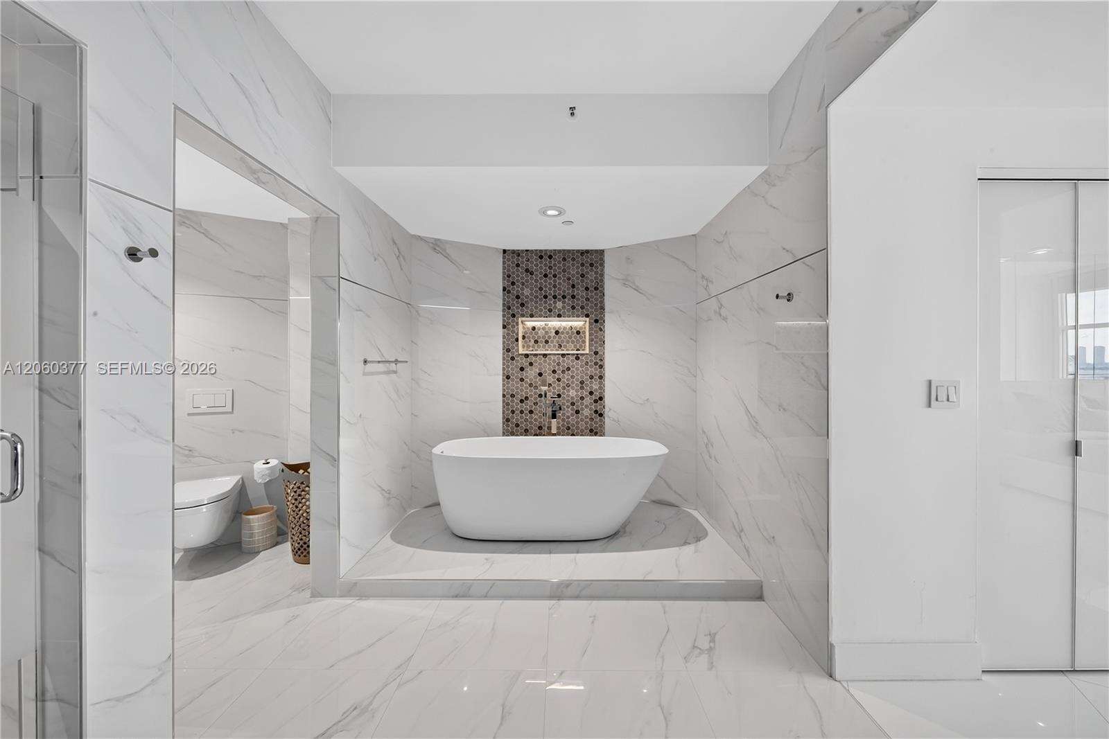 Portofino Tower at 300 Pointe Dr, Miami Beach, FL 33139 - For Sale photo 32