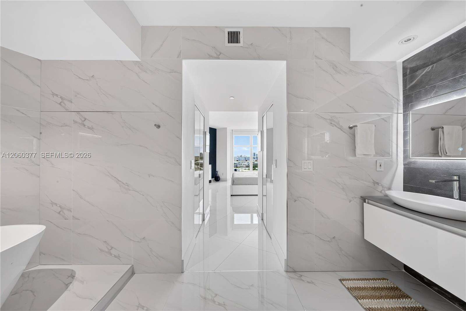 Portofino Tower at 300 Pointe Dr, Miami Beach, FL 33139 - For Sale photo 37