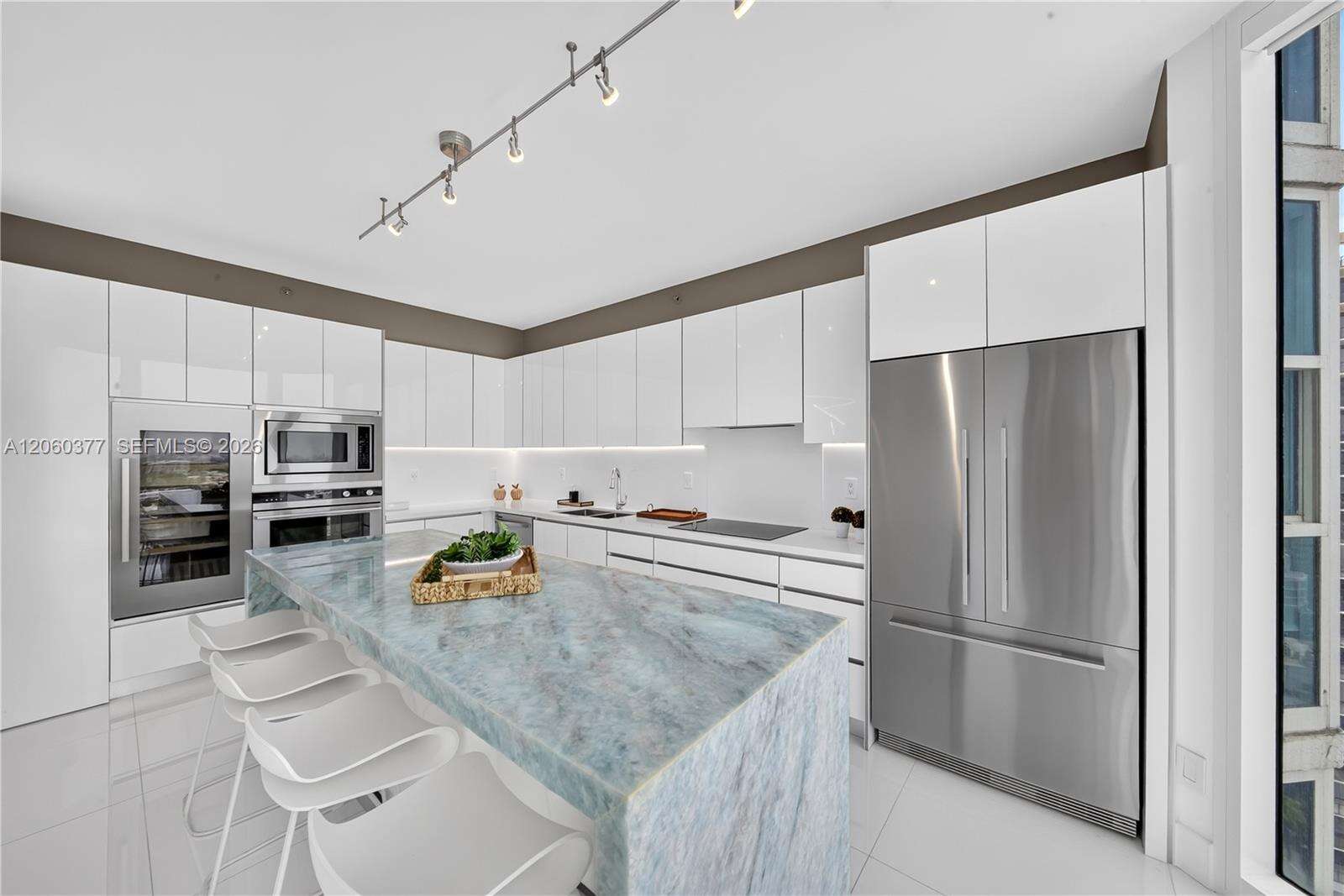 Portofino Tower at 300 Pointe Dr, Miami Beach, FL 33139 - For Sale photo 10