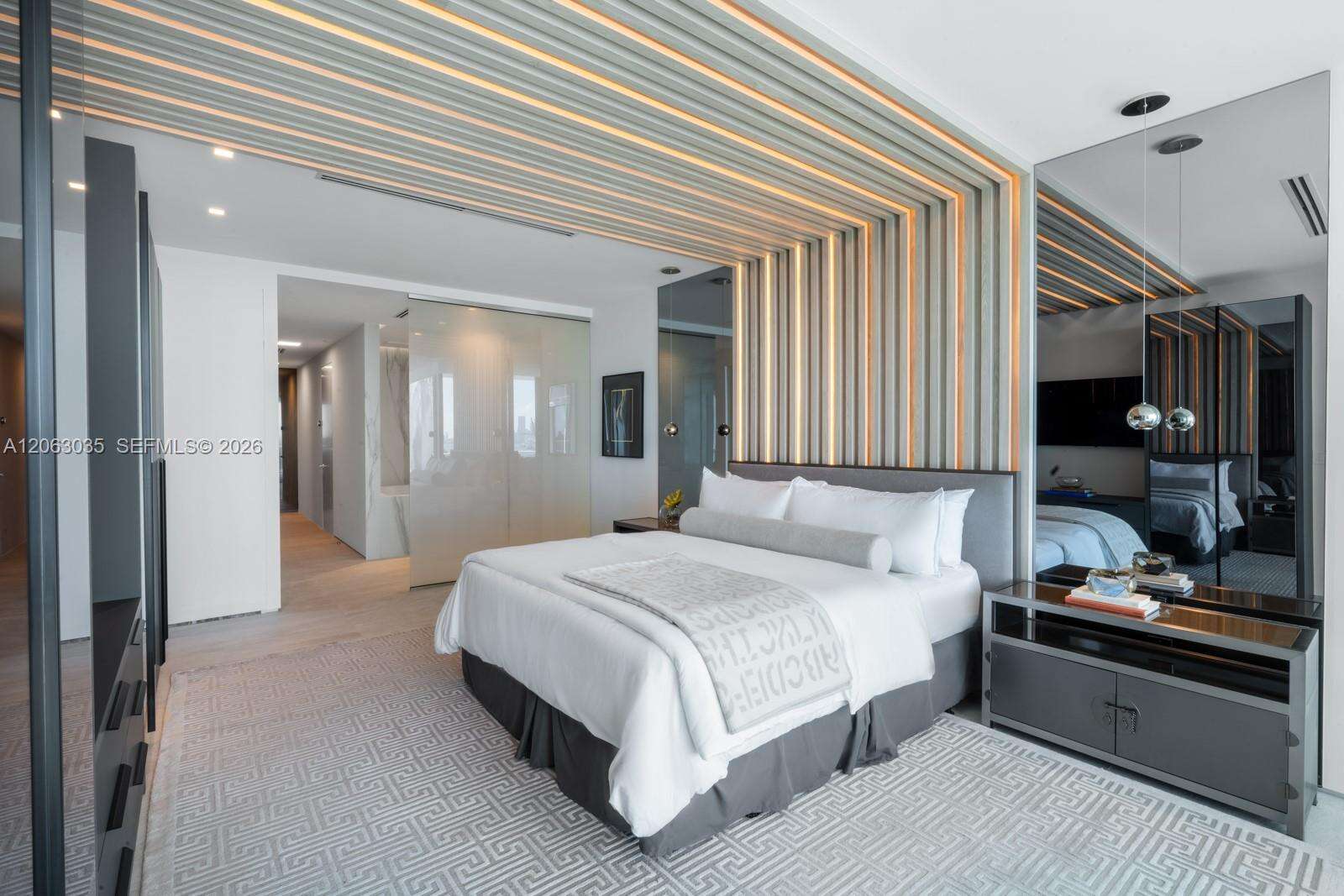 Continuum South Tower at 100 Pointe Dr, Miami Beach, FL 33139 - For Sale photo 12