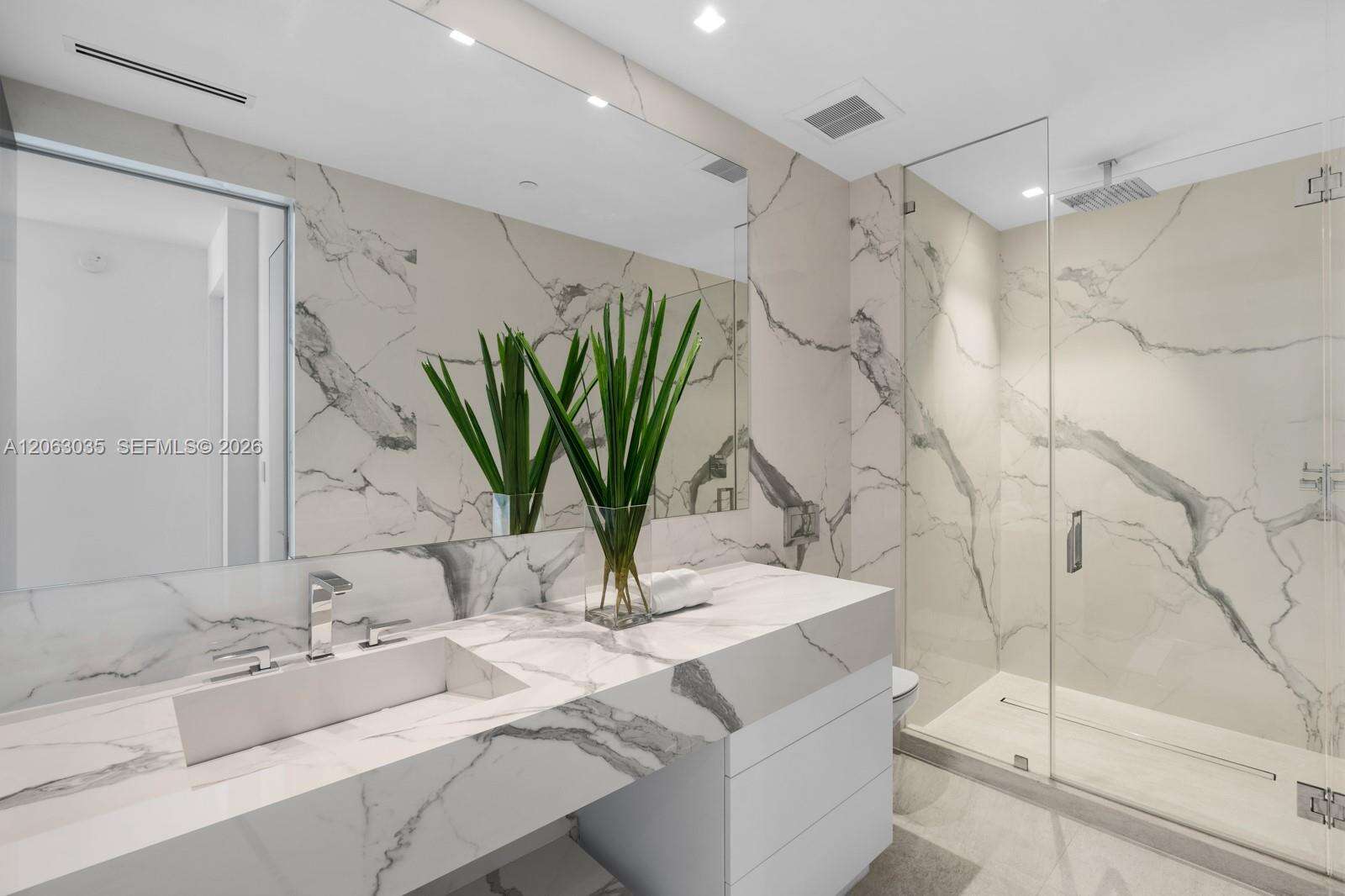 Continuum South Tower at 100 Pointe Dr, Miami Beach, FL 33139 - For Sale photo 23