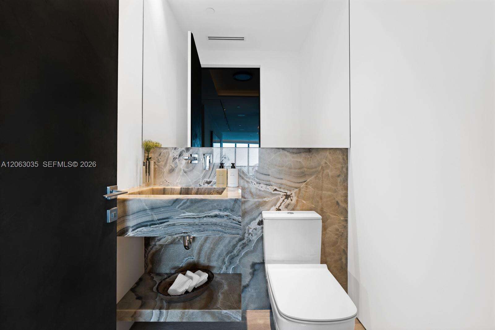 Continuum South Tower at 100 Pointe Dr, Miami Beach, FL 33139 - For Sale photo 29