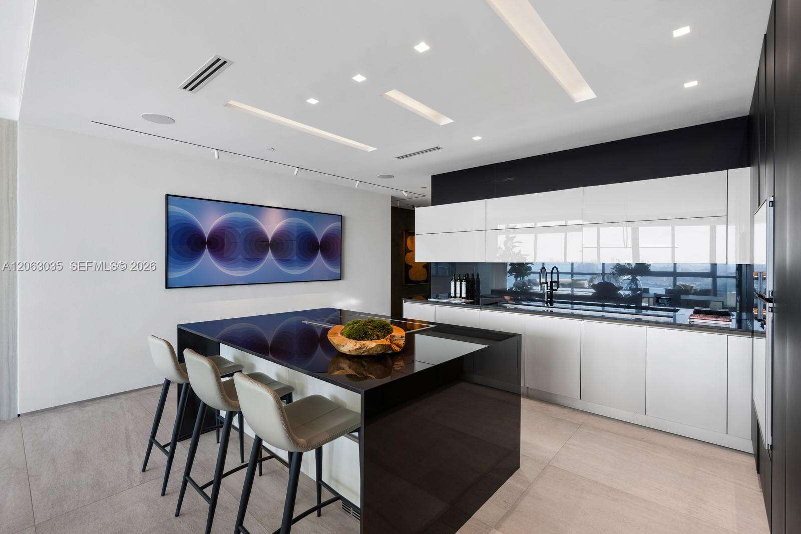 Continuum South Tower at 100 Pointe Dr, Miami Beach, FL 33139 - For Sale photo 7