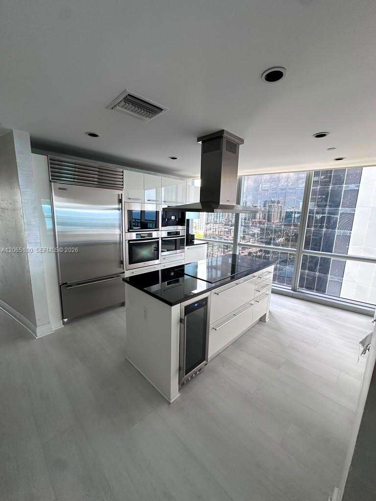 Jade Ocean at 17121 Collins Ave, Sunny Isles Beach, FL 33160 - For Sale photo 5