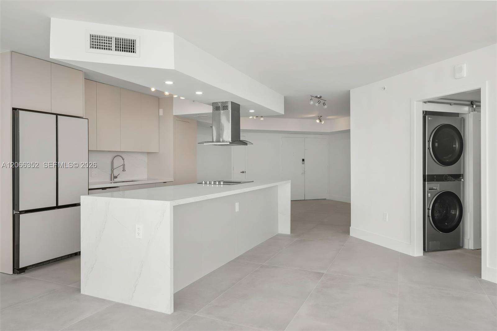 La Gorce Palace at 6301 Collins Ave, Miami Beach, FL 33141 - For Sale photo 12