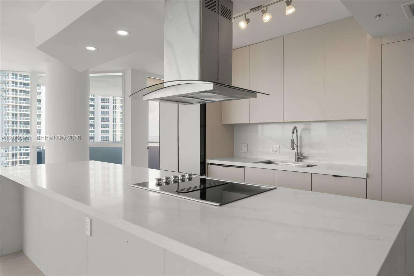 La Gorce Palace at 6301 Collins Ave, Miami Beach, FL 33141 - For Sale photo 14
