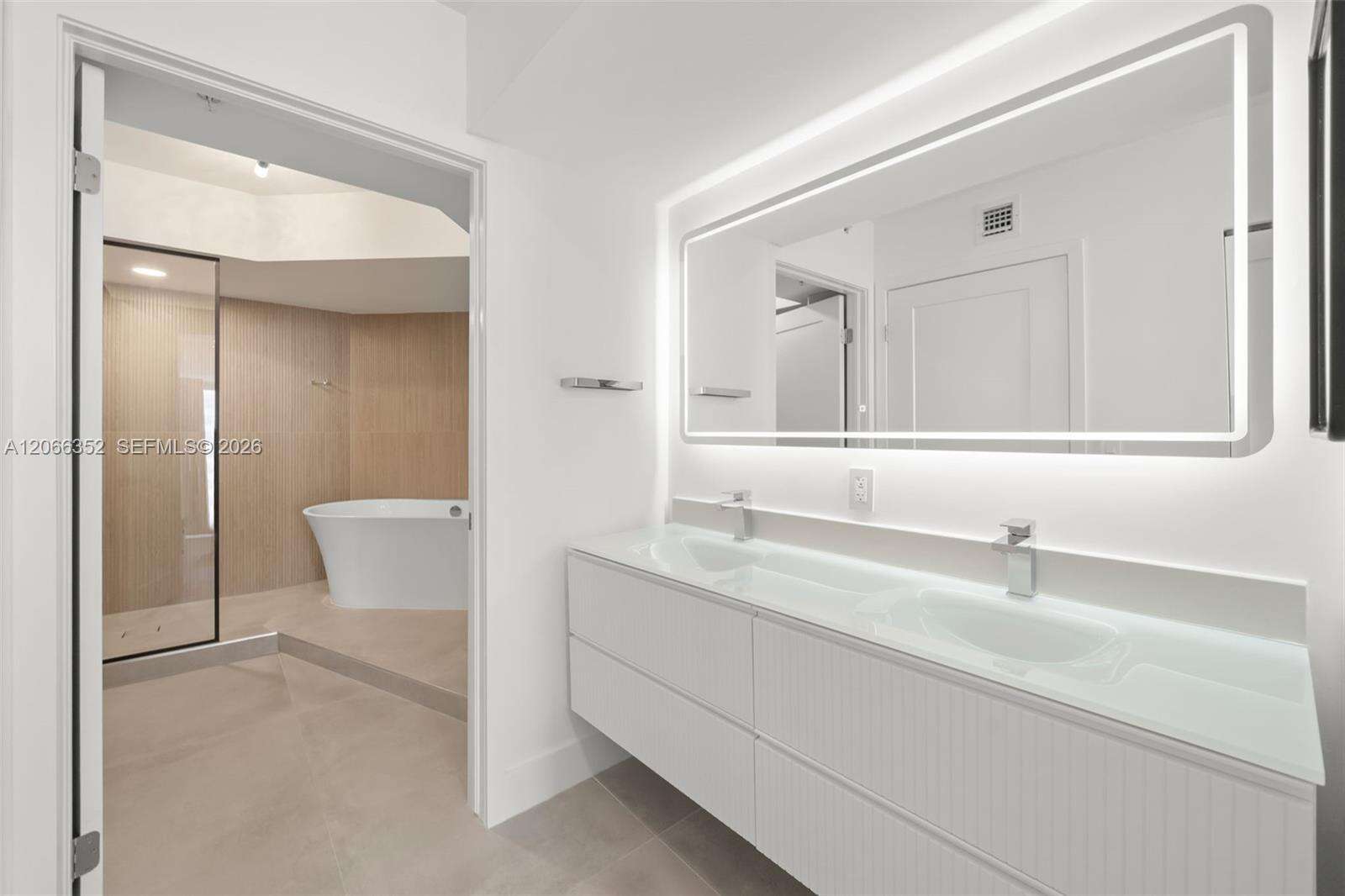 La Gorce Palace at 6301 Collins Ave, Miami Beach, FL 33141 - For Sale photo 23