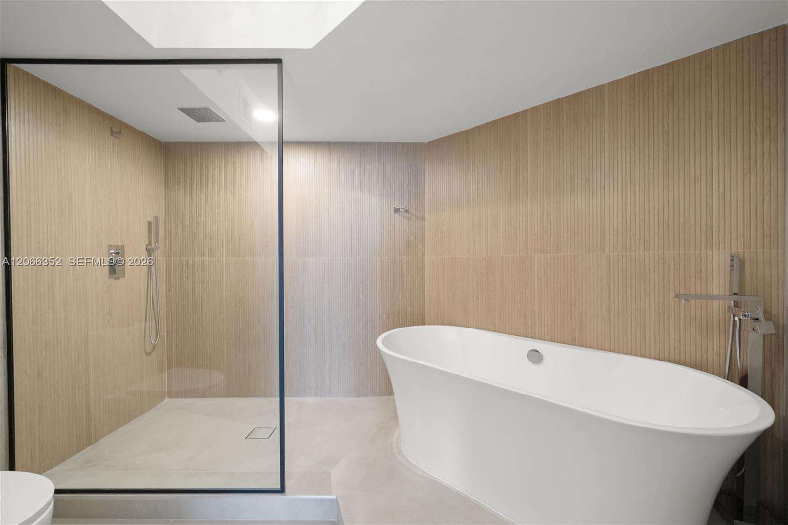 La Gorce Palace at 6301 Collins Ave, Miami Beach, FL 33141 - For Sale photo 25