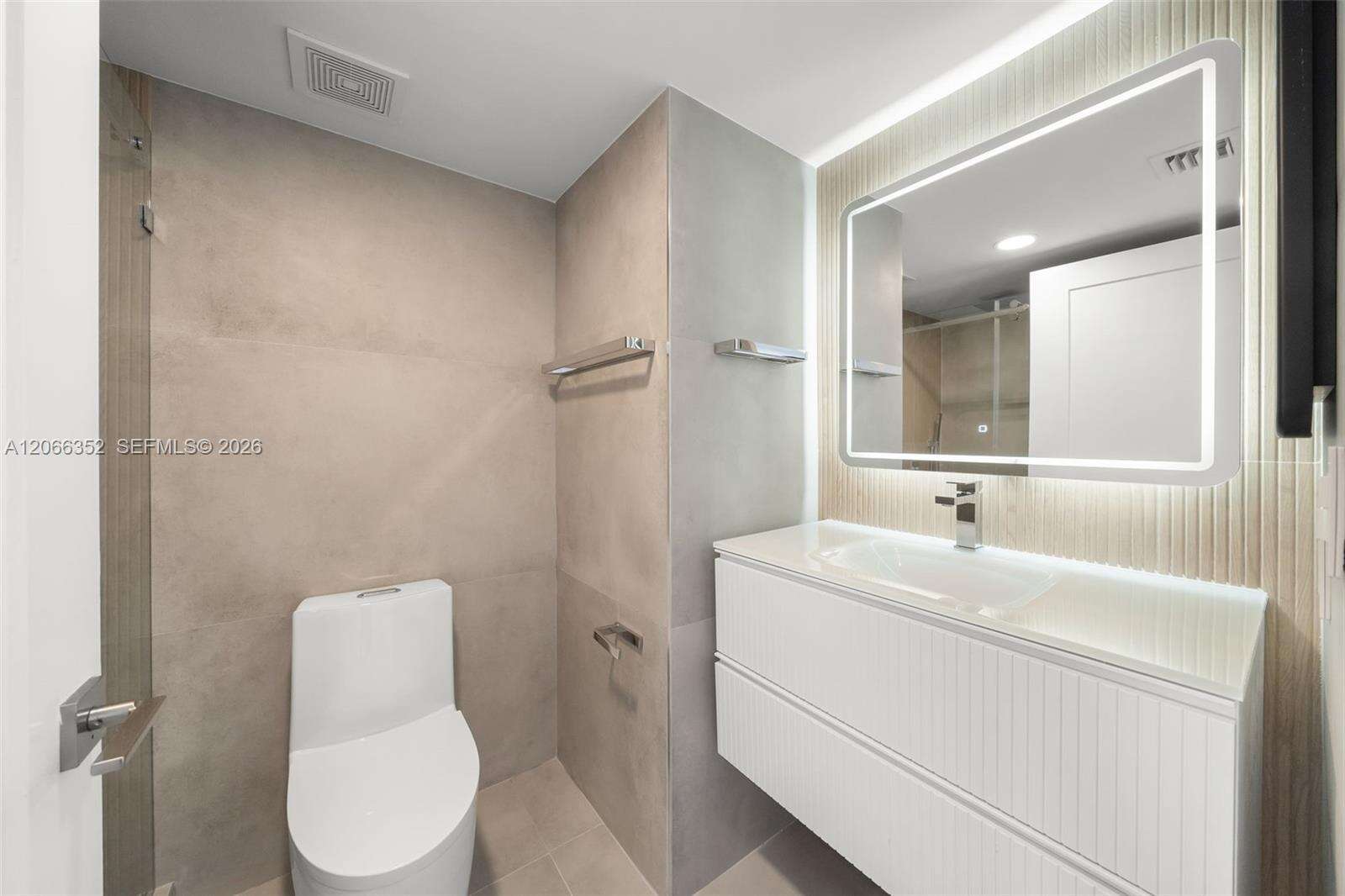 La Gorce Palace at 6301 Collins Ave, Miami Beach, FL 33141 - For Sale photo 31