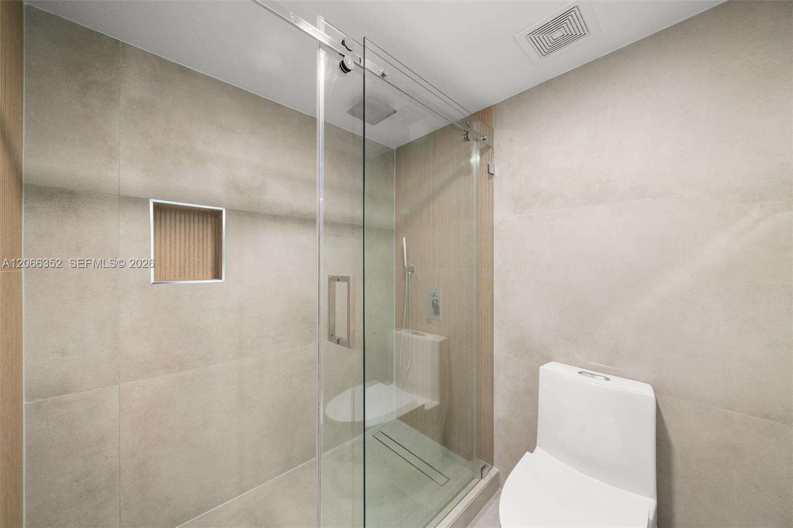 La Gorce Palace at 6301 Collins Ave, Miami Beach, FL 33141 - For Sale photo 32