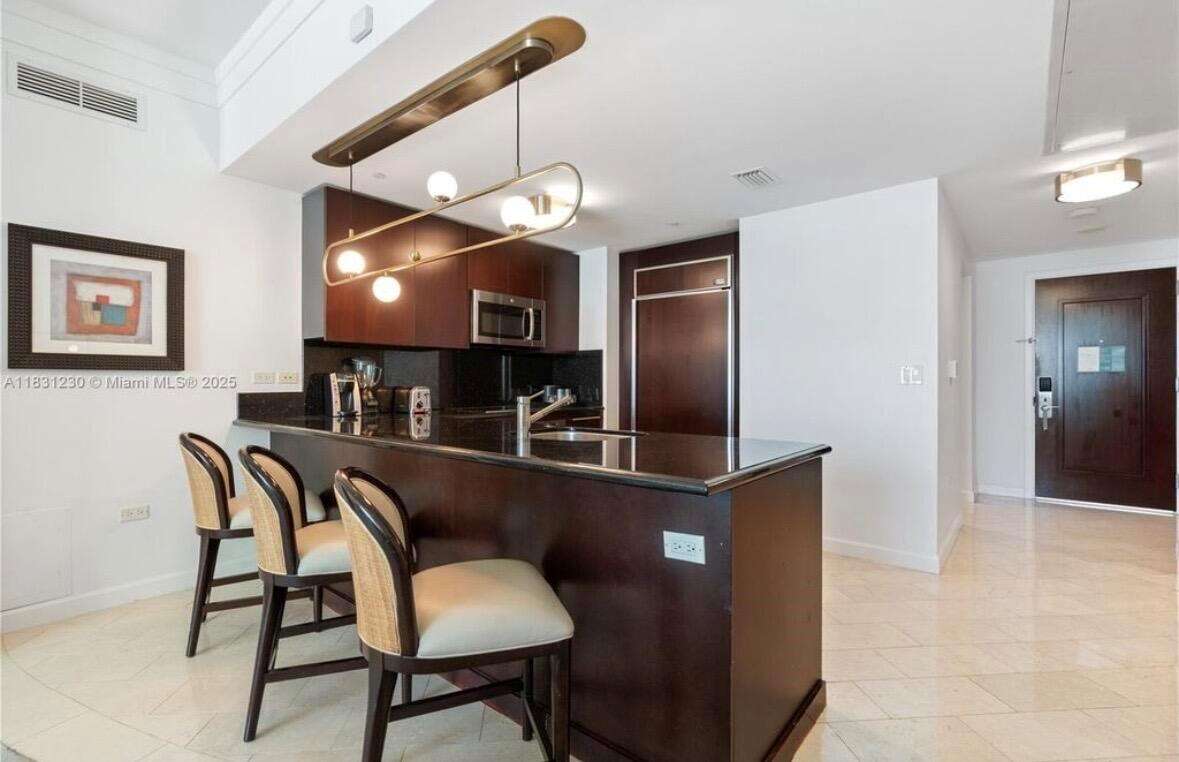 Fontainebleau 3 at 4391 Collins, Miami Beach, FL 33140 - For Sale photo 11