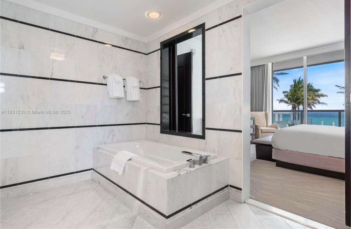 Fontainebleau 3 at 4391 Collins, Miami Beach, FL 33140 - For Sale photo 15