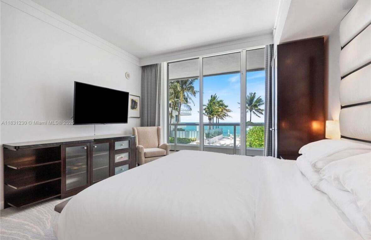 Fontainebleau 3 at 4391 Collins, Miami Beach, FL 33140 - For Sale photo 17