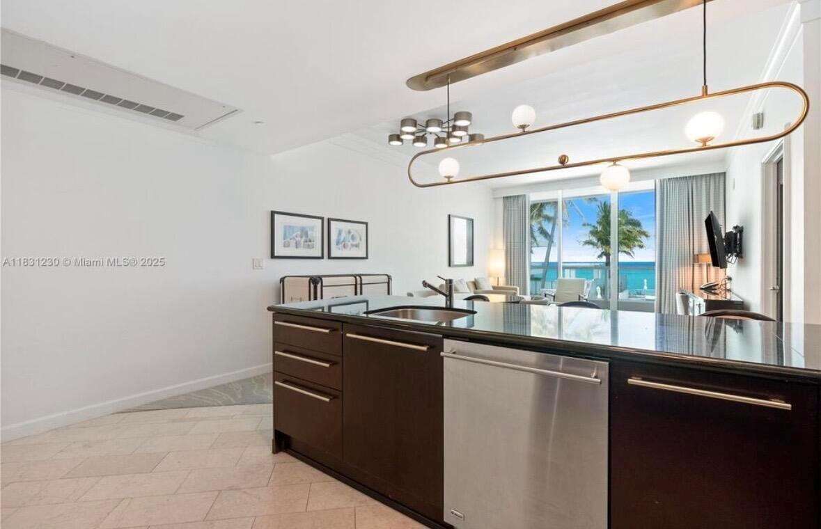 Fontainebleau 3 at 4391 Collins, Miami Beach, FL 33140 - For Sale photo 10