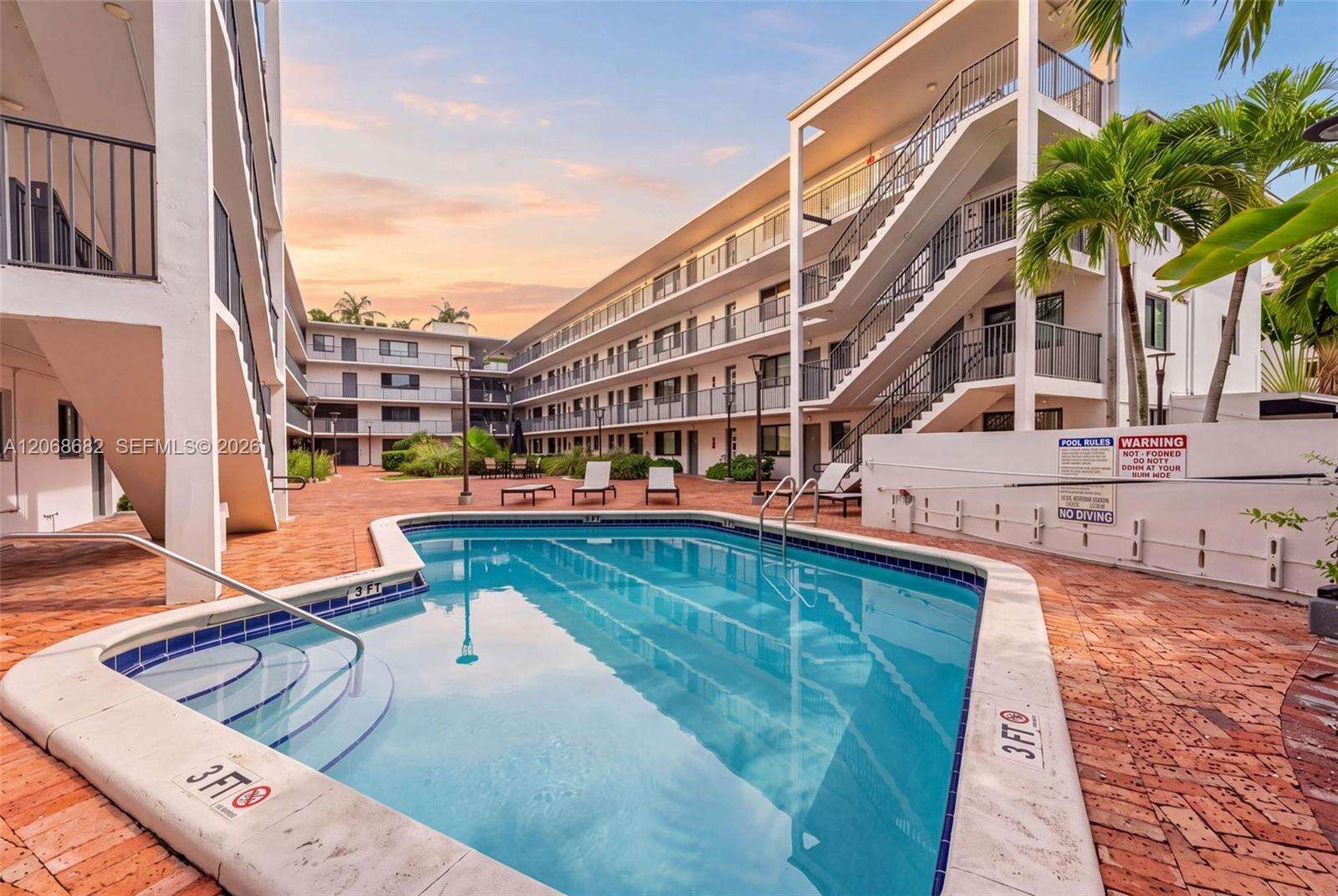 Courtyards Of The Grove Condos for Sale & Rent | Picture 1