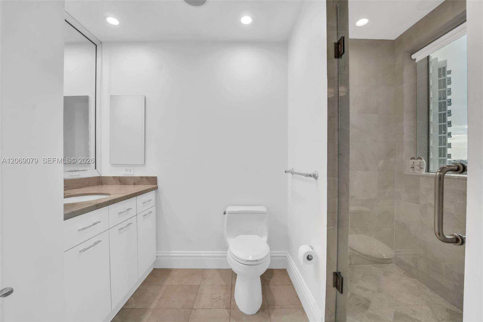 The Ritz Carlton Condos For Sale & Rent at 10295 Collins Ave, Bal Harbour, FL 33154 - For Sale photo 28