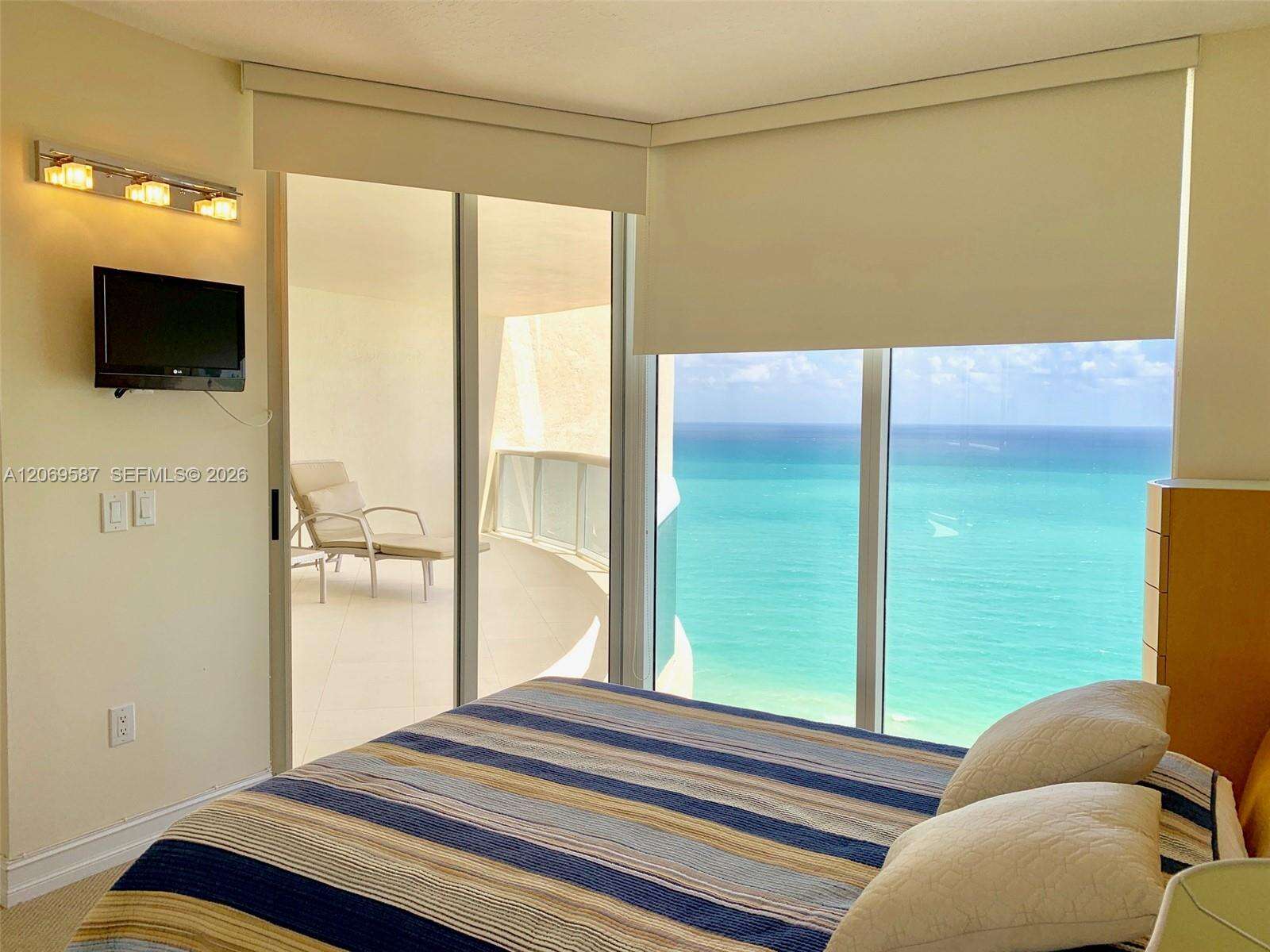 Pinnacle at 17555 Collins Ave, Sunny Isles Beach, FL 33160 - For Sale photo 19