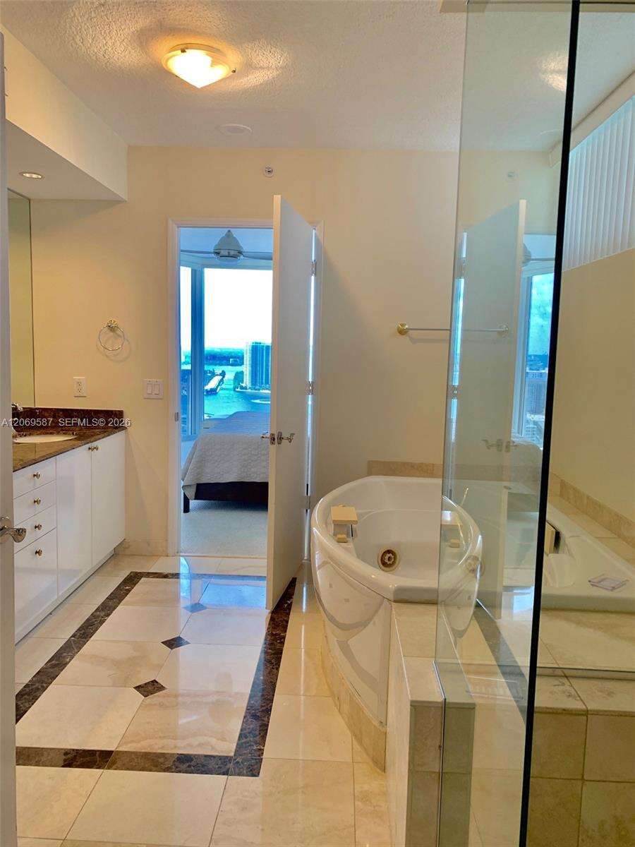 Pinnacle at 17555 Collins Ave, Sunny Isles Beach, FL 33160 - For Sale photo 60