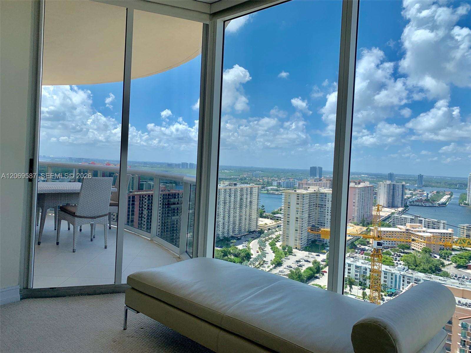 Pinnacle at 17555 Collins Ave, Sunny Isles Beach, FL 33160 - For Sale photo 63